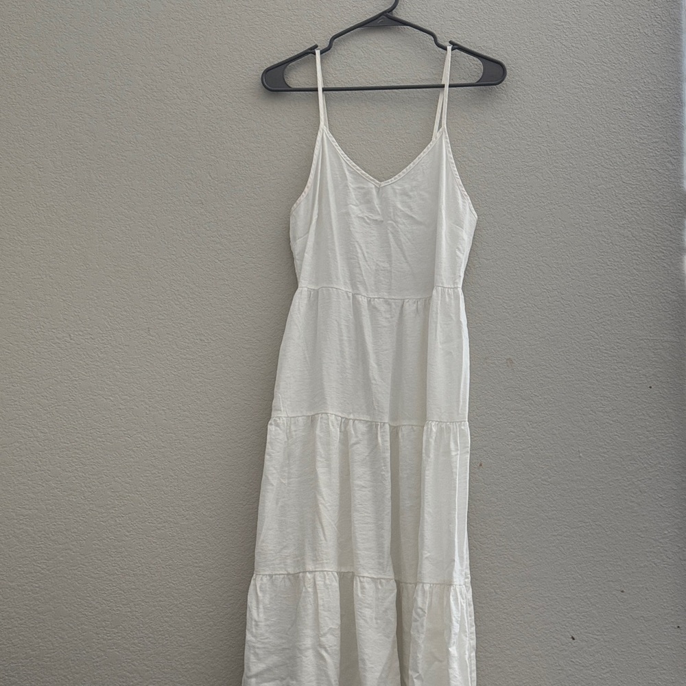 White Sleeveless Dress